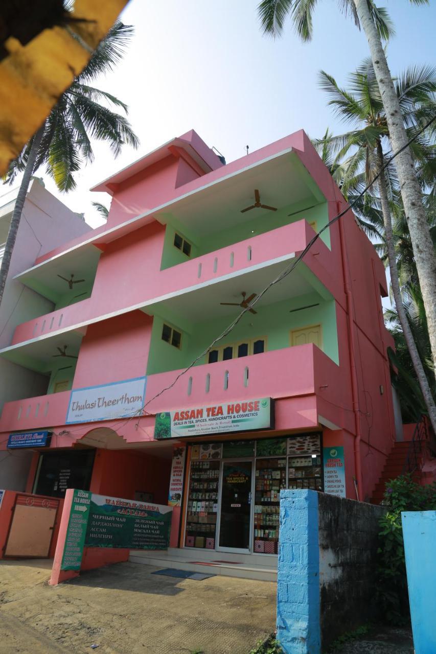 Shirleys Beach Hotel Kovalam Exteriör bild