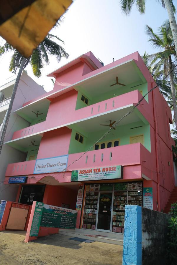 Shirleys Beach Hotel Kovalam Exteriör bild